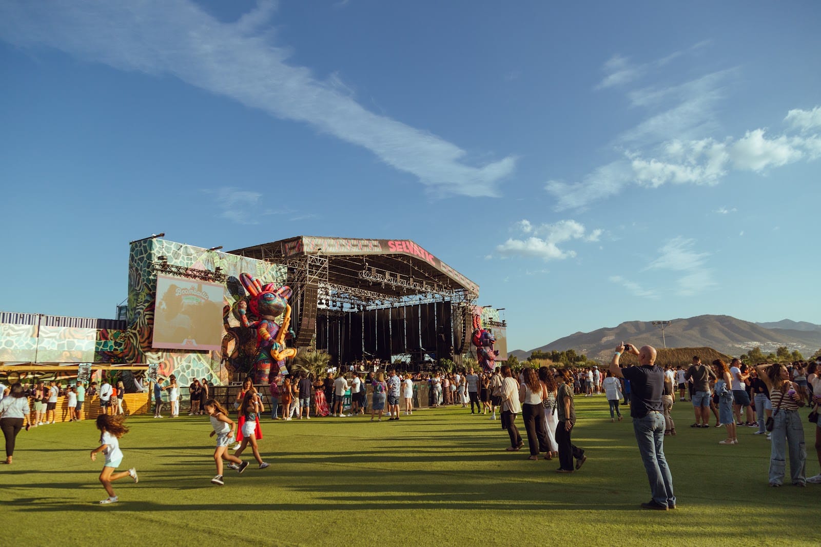 Outdoor view of Málaga Forum event venue with main stage, open space and audience area